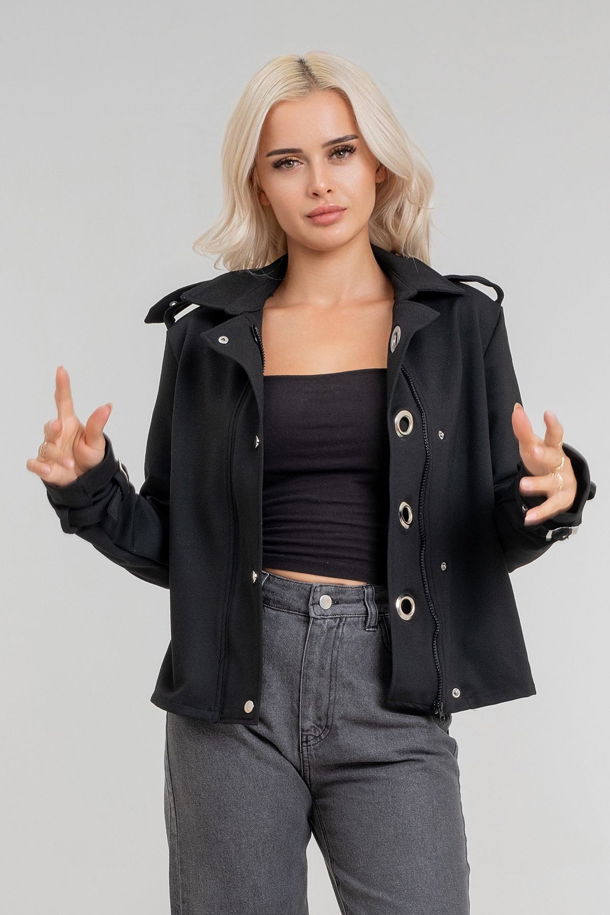 Kadın Viskon Polyester Likralı Kumaş Kol Ucu Toka Bantlı Kuş Gözü Aksesuarlı Çıt Çıtlı Cepli  Ceket Siyah - 2XL