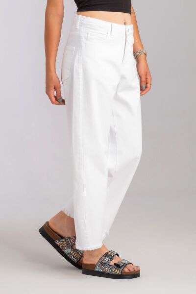 Kadın Bol Paça Beş Cepli Paça Saçaklı Likralı Pamuklu Pantolon Beyaz - M