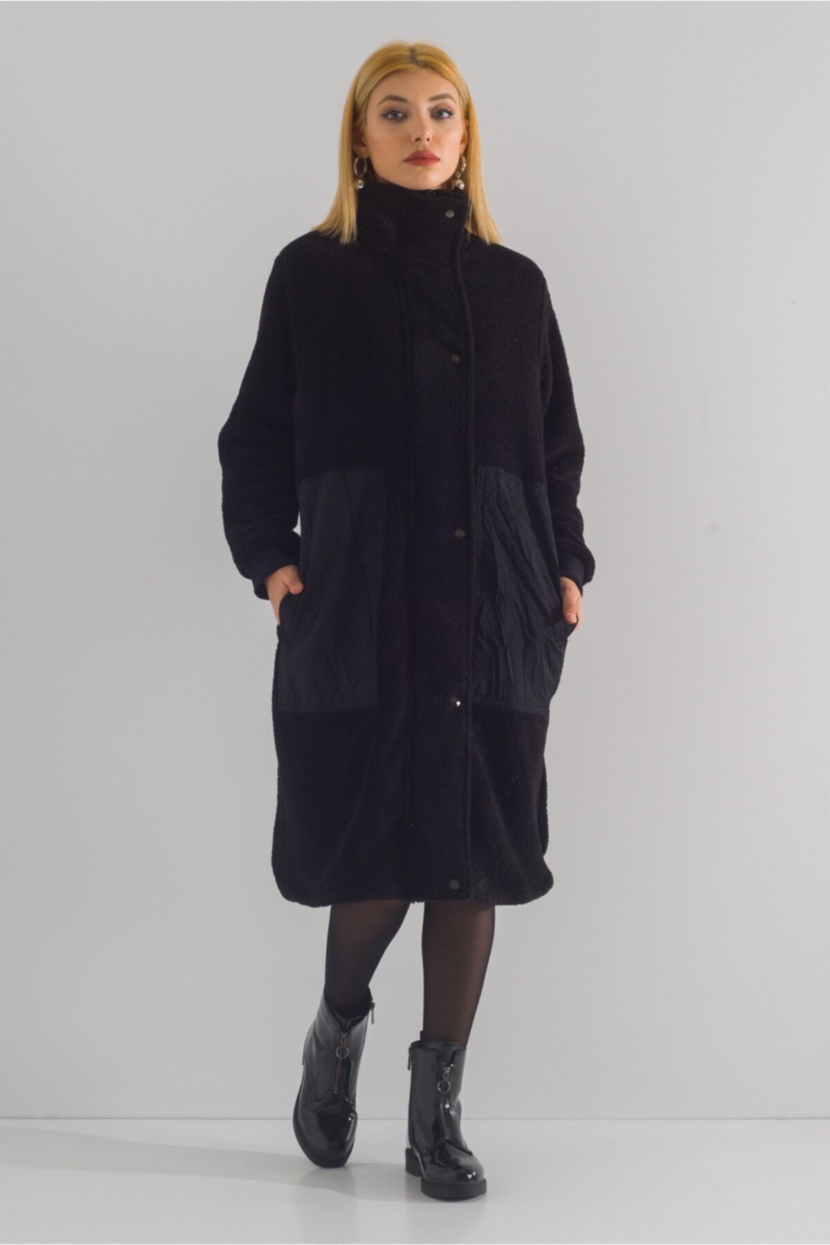 Dik Yakalı Paraşüt Karışımlı Wellsoft Manto Siyah - Standart