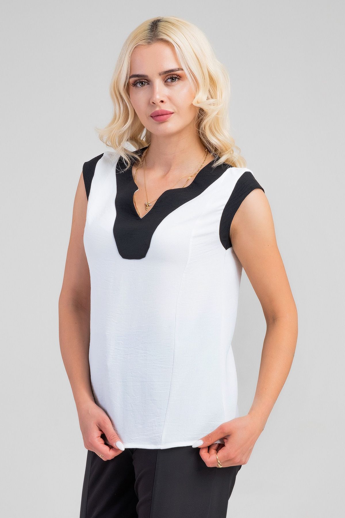 Kadın V Yakalı Yaka Kol Kombinli Aerobin Kumaş Atlet XL - beyaz-siyah