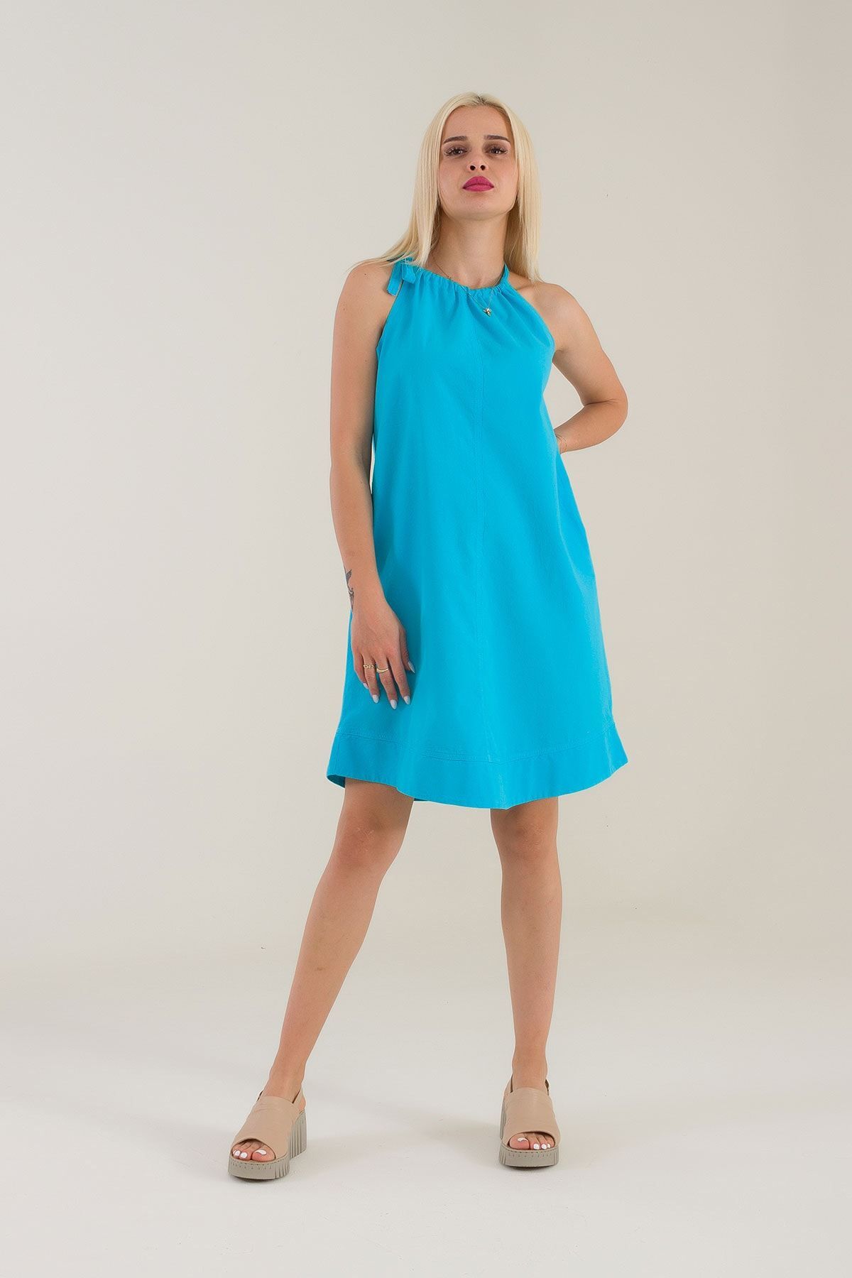 Kadın Etek Ucu Pervazlı Boyundan Bağlamalı Cepli Pamuklu Dokumat Elbise Mavi - S