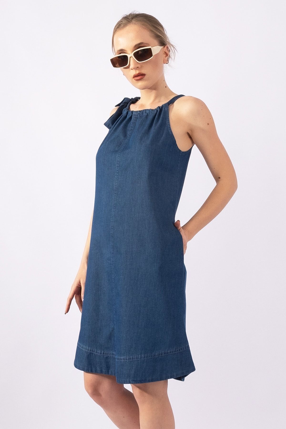 Kadın Etek Ucu Pervazlı Boyundan Bağlamalı Cepli Pamuklu Dokumat Elbise indigo mavi - M