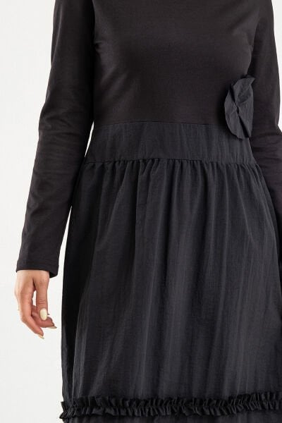 Bold&Young Kadın Cepli Çiçek Desenli Etek Ucu Büzgülü Likralı Pamuklu Elbise Siyah - 3XL