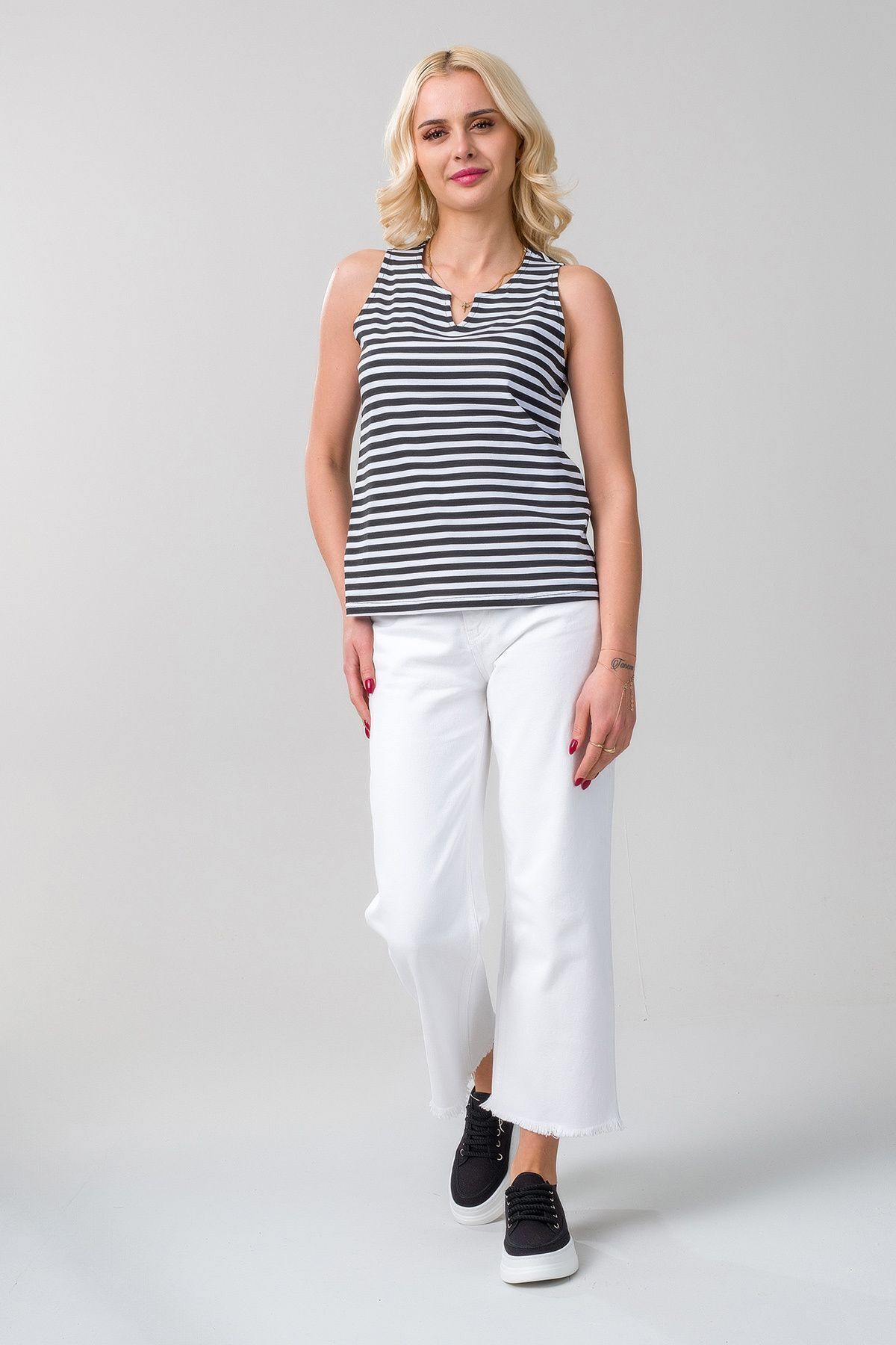 Kadın Çizgili V Yakalı Pamuk Likra Örme Kumaş Atlet XS - Siyah