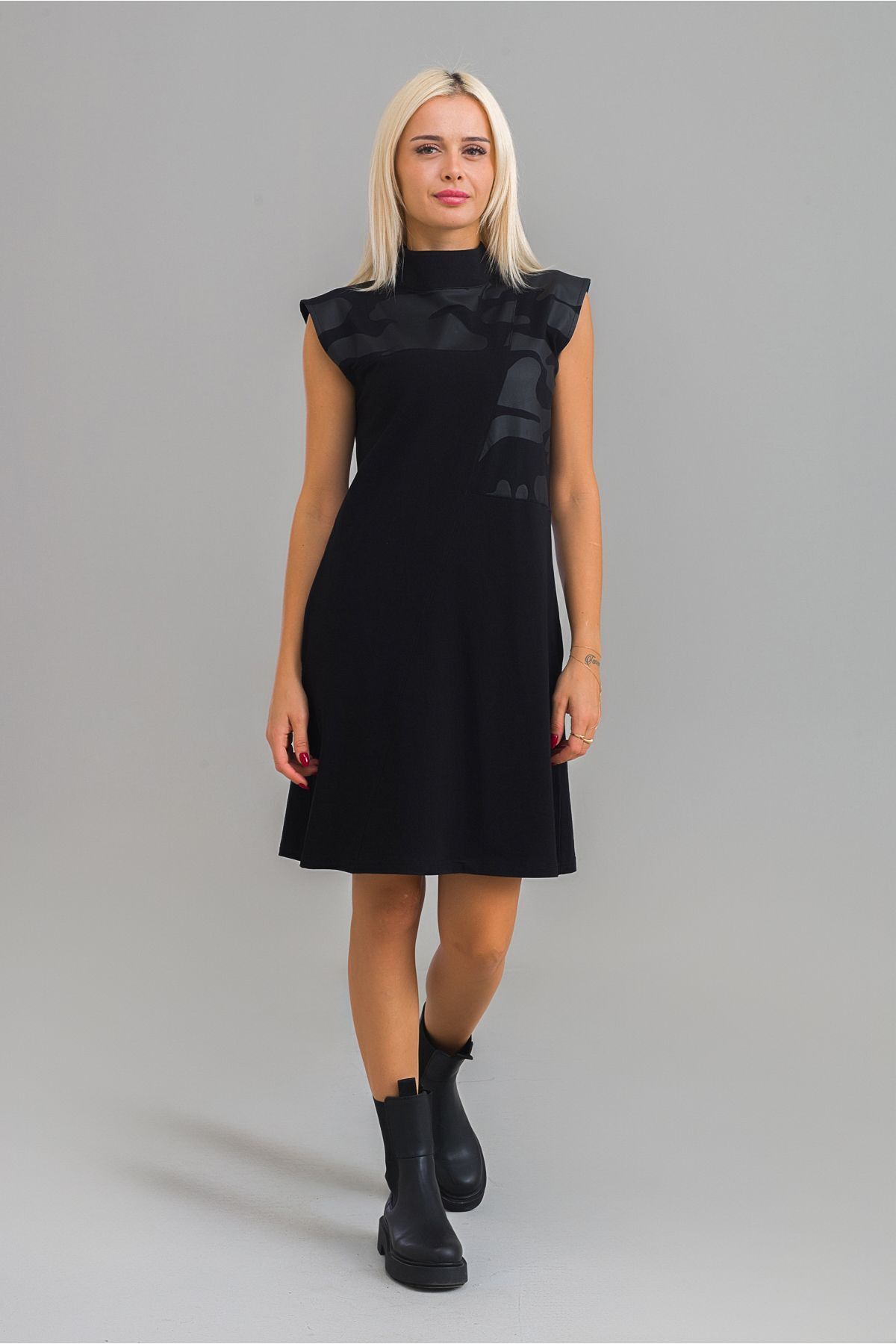 Kadın Siyah Renk Suni Deri Kombinli Pamuk Likralı Kolsuz Dik Yakalı Cepli Elbise siyah kamuflaj baskılı - XL