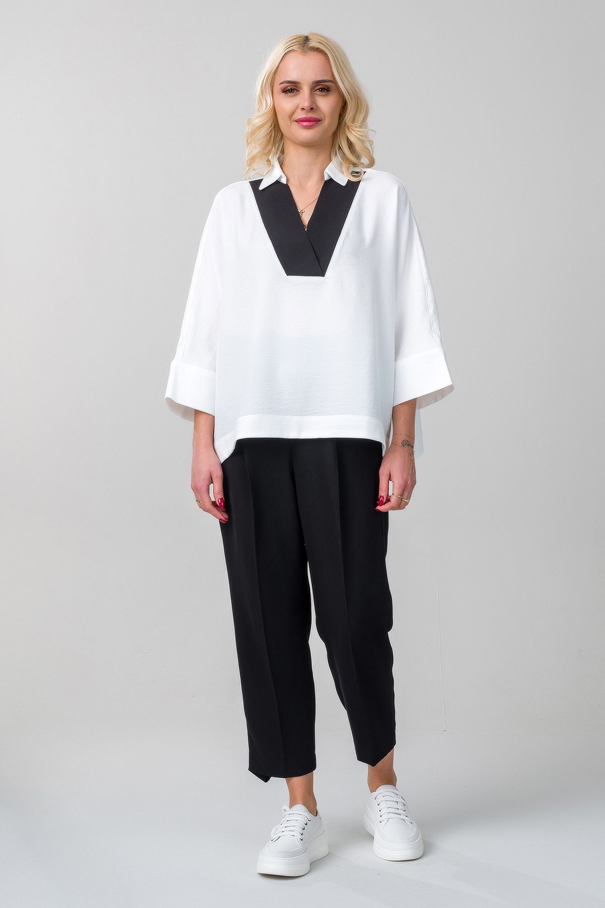 Kadın Gömlek Yakalı Yaka Beyaz Siyah ,Kombinli Kol Ucu Manşetli Bol Kesim Aerobin  Kumaş Bluz Beyaz - 1