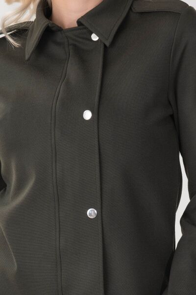 Kadın Viskon Polyester Likralı Kumaş Kol Ucu Toka Bantlı Kuş Gözü Aksesuarlı Çıt Çıtlı Cepli  Ceket Haki - M