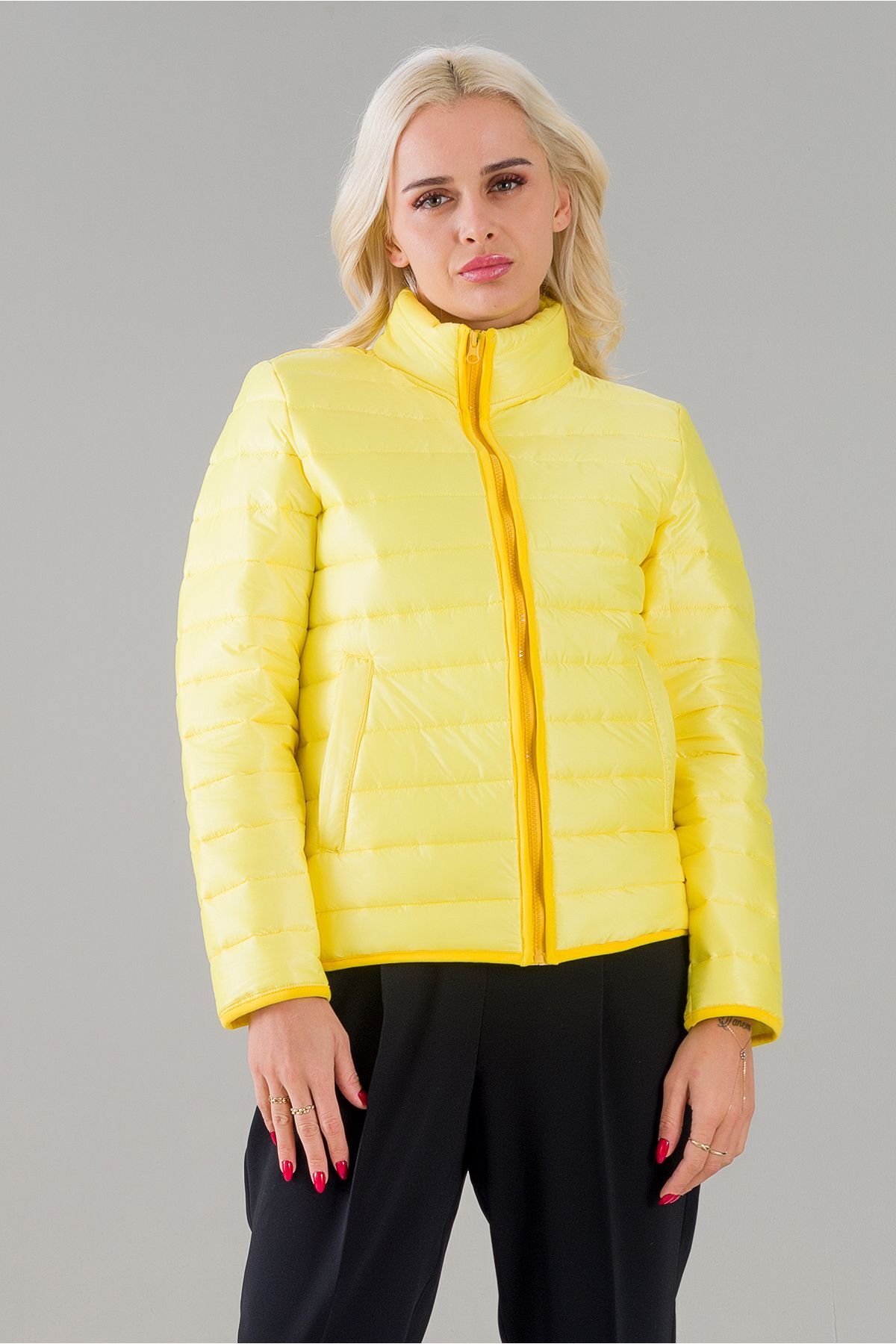 Siyah Şişme Dik Yaka Metal Fermuarlı Mont Sarı - S