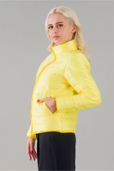 Siyah Şişme Dik Yaka Metal Fermuarlı Mont Sarı - S