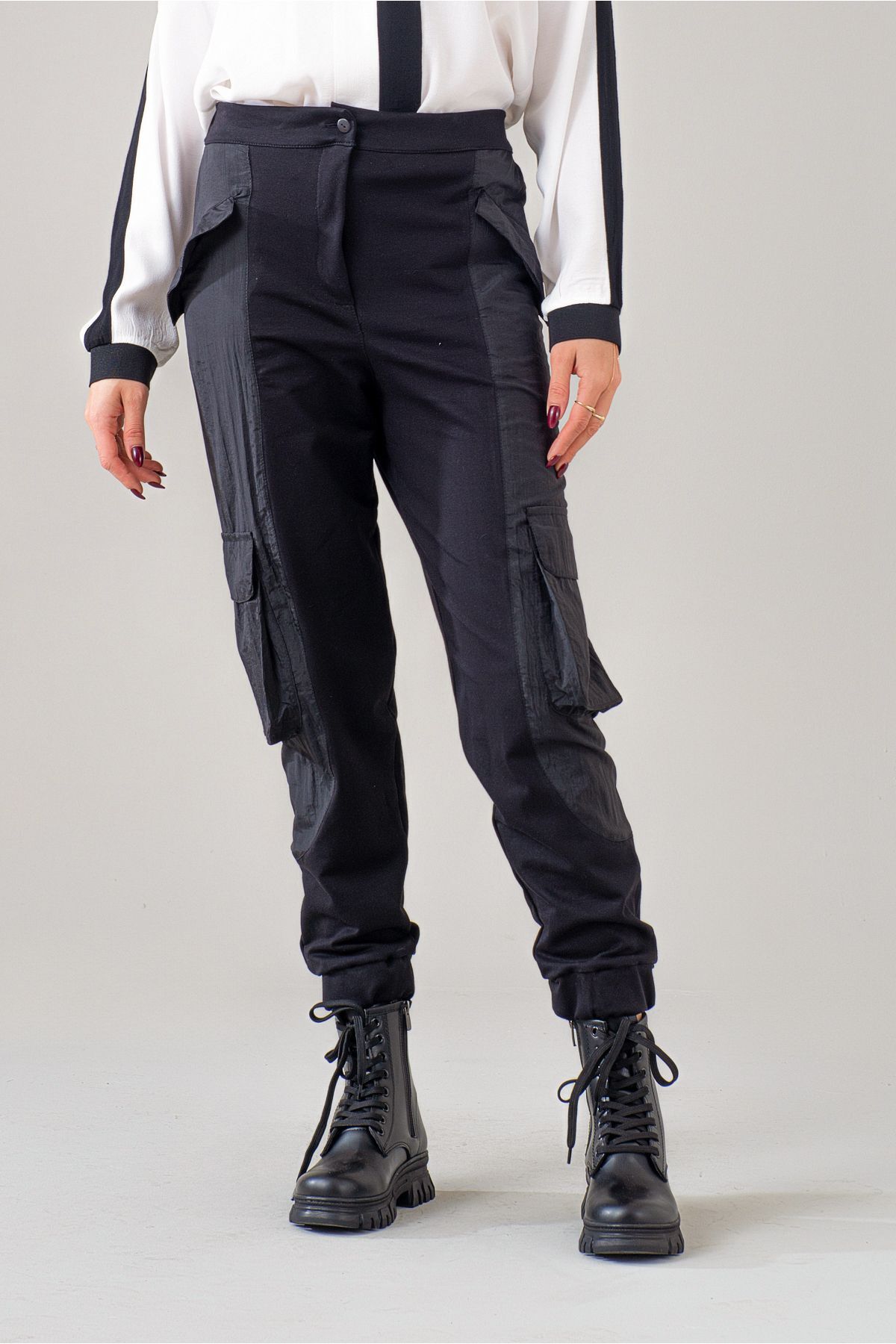 Kadın Kargo Cepli Siyah Polyamid Karışımlı Beli Lastikli Paça Lastikli Pamuk Likra Pantolon Siyah - M