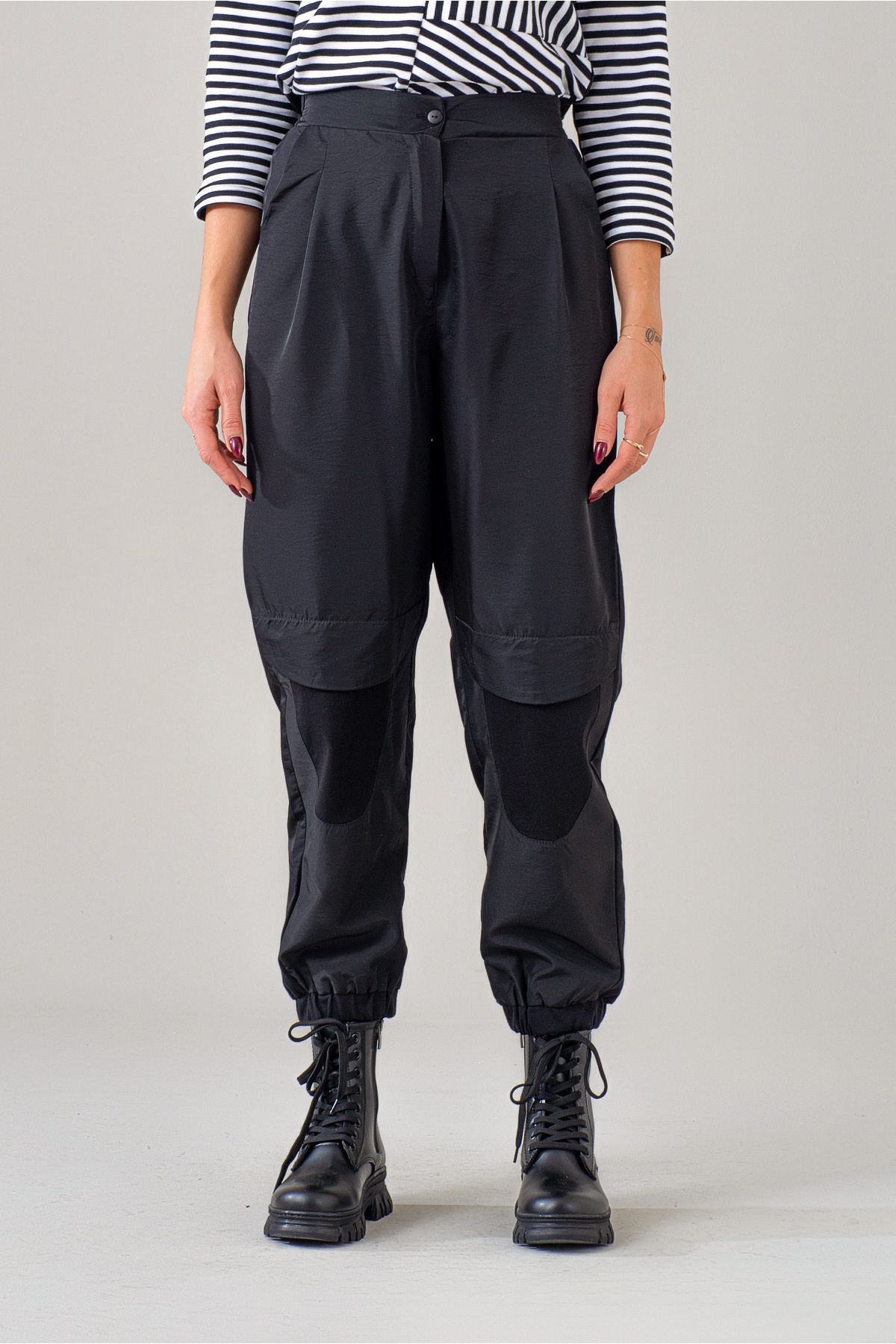 Kadın Siyah Polyamid Karışımlı Beli Lastikli Paça Lastikli Paraşüt Pantolon Siyah - S