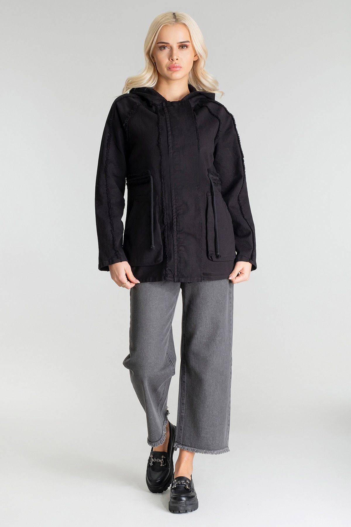 Kadın Power Likralı Pamuklu Kumaş Kapişonlu Fermuarlı Kordonlu Pis Dikişli Mont Siyah - L