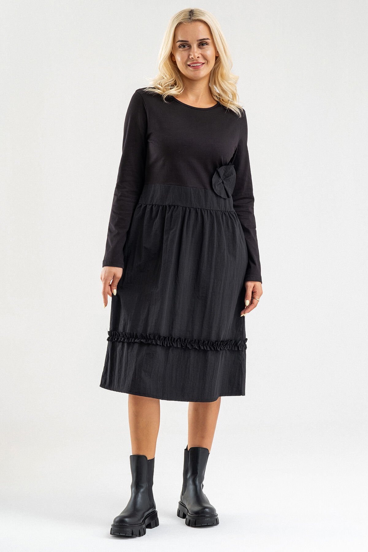 Bold&Young Kadın Cepli Çiçek Desenli Etek Ucu Büzgülü Likralı Pamuklu Elbise Siyah - 3XL