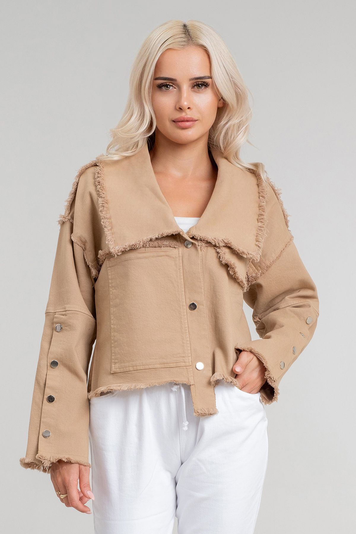 Kadın Power Likralı Pamuklu Kumaş Kol ve Önü Çıt Çıtlı Pis Dikişli Mont CAMEL - S